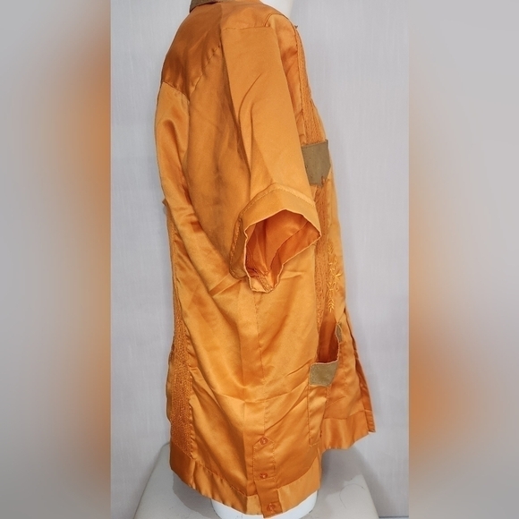 orange short-sleeved guayabera for men - Picture 3 of 6